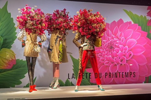 PARIS, FRANCE, MARCH 27, 2017: Mannequins in the showcase of the Printemps department store in