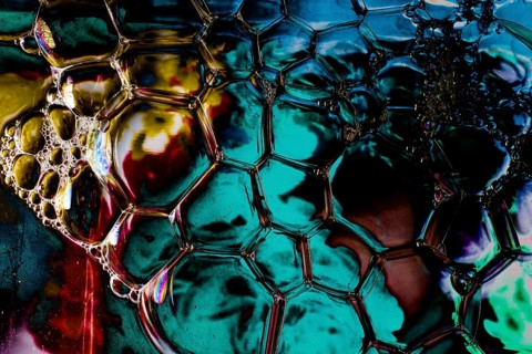 Oil bubbles inside water base form patterns