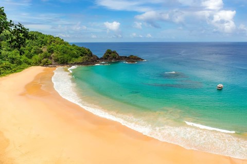 Fernando de Noronha, Brasil. Turquoise water around the Two Brothers rocks, UNESCO World Heritage