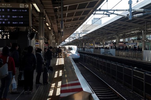 30.12.2017, Nagoya, Japan, Asia, A Shinkansen high-speed train arrives at Nagoya station, Asia
