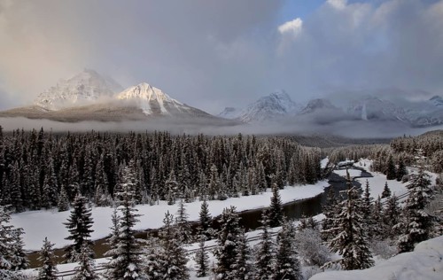 Morants Curve Alberta Lake Louise Banff Canada
