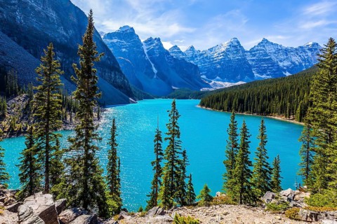 Lake Moraine with water of emerald color in the Valley of the Ten Peaks. Park Banff, Canadian