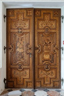 Interior view, double doors, Spanish Hall, Ambras Castle, Innsbruck, Tyrol, Austria, Europe