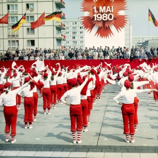 198005010100, East Berlin, 01.05.1980, Karl-Marx-Allee, sportswomen with scarves during a