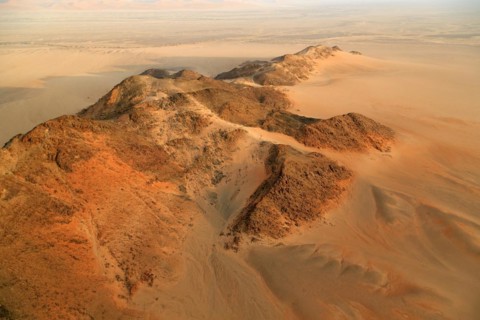 Hot air balloon ride over the Namib in the Namib-Naukluft National Park in Namibia