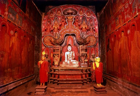 The Medawala Rajamaha Viharaya or Tempitiya Vihara, north of Kandy is a typical <i>tempath
