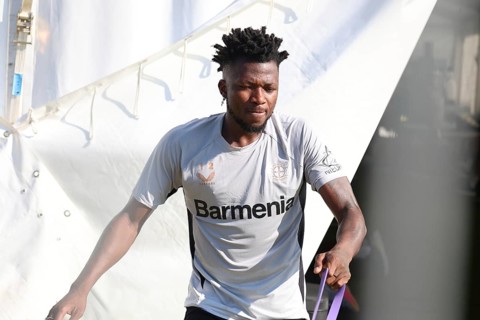 Edmond Tapsoba (Bayer 04 Leverkusen) during strength training at the Bayer 04 Leverkusen training