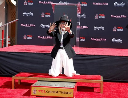 Diane Keaton at Diane Keaton Hand- and Footprint Ceremony held at the TCL Chinese Theater in