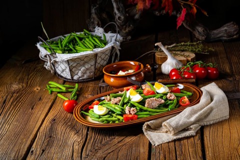 Rustic green bean salad with egg and tuna