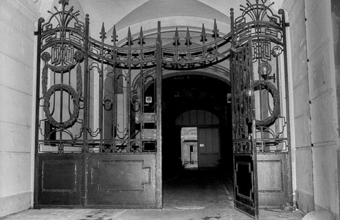 Germany, Berlin, 30 October 1990, Entrance to the Orthodox Jewish Community Adass Yisroel in