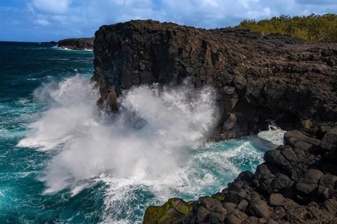 Pont Naturel, naturel Bridge, natural bridge, rock bridge, surf, south coast, Indian Ocean, island,