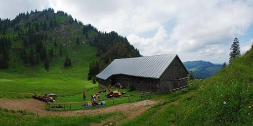 Rest at a mountain hut, school class from Leopoldschule Altshausen, Nagelfluhkette nature park Park