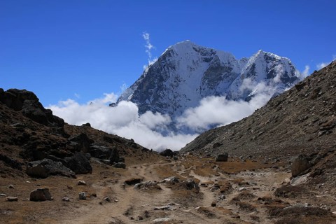 Tobuche and Cholatse seen from Lobuche, Sagarmatha National Park, Nepal, Asia