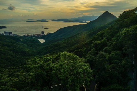 Evening of Hong Kong seen from Victoria Peak. Shooting Location: Hong Kong Special Administrative