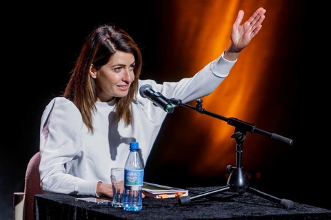 Reading by Linda Zervakis from her book LANDGANG at the Savoy Theatre, Düsseldorf, North