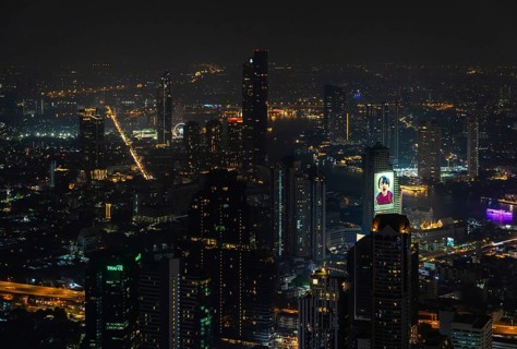 A picture of the Bang Kho Laem and Sathon districts of Bangkok at night