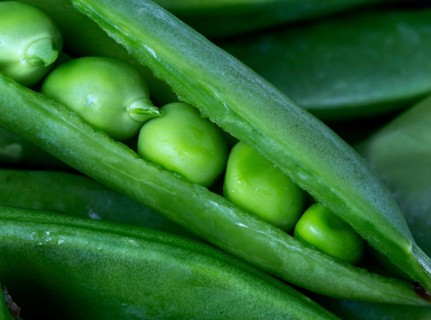 Close Up Peas pod green vegetable macro angle