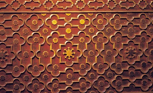 Elaborate decorative sandstone wall of taj mahal, agra, uttar pradesh, india, asia
