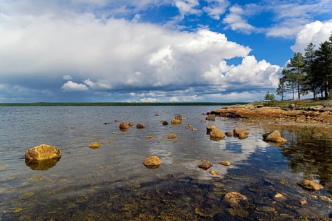 The littoral zone at hight tide. The shore of the White Sea. Kandalaksha Gulf, Karelia, Russia, end