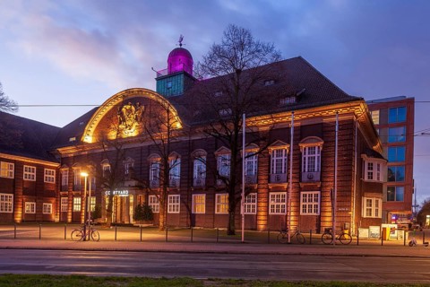Hotel Courtyard by Marriott Bremen at dusk, Bremen, Germany, Europe