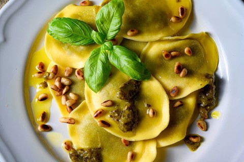 Vegetarian in Italian! Tortelli with roasted pine nuts and pesto basilico