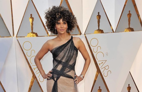 Halle Berry at the 89th Annual Academy Awards held at the Hollywood and Highland Center in