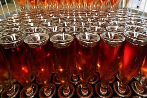 Sparkling wine for disgorging