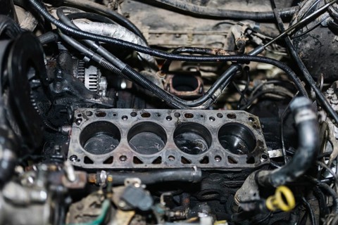 Car engine cylinder block repair cylinder head gasket replacement