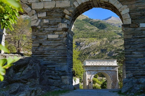 Arch of St Augustus, Arco di Augusto, Susa, Province of Piedmont, Italy, Europe