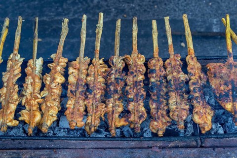 Saté skewers on a barbecue, weekly market in Kuah, Langkawi, Kedah state, Malaysia, Southeast Asia,