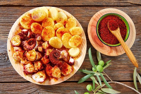 Tapas Pulpo a Feira with octopus potatoes gallega style and paprika recipe from Spain