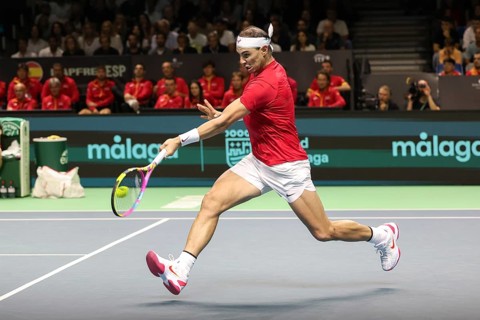 Der spanische Tennisspieler Rafael Nadal in Aktion bei den Davis Cup Finals 2024, Palacio de
