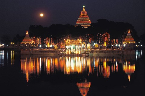 Illuminated, teppakulam mariamman temple, madurai, tamil nadu, india, asia