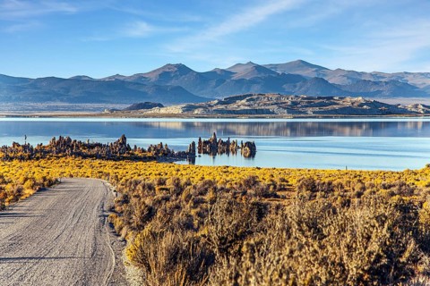Mono Lake is a salt lake in California. Lime-tuff towers of bizarre shapes rise from the bottom of