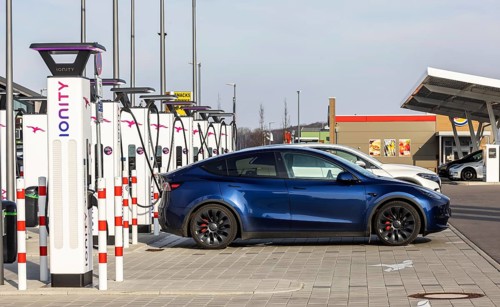 Ionity charging station with car on the A8 motorway near Merklingen, Alb-Donau-Kreis, Merklingen,