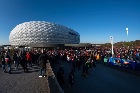Spectators, fans, waiting for admission, sky, blue, Champions League, Allianz Arena, Munich,