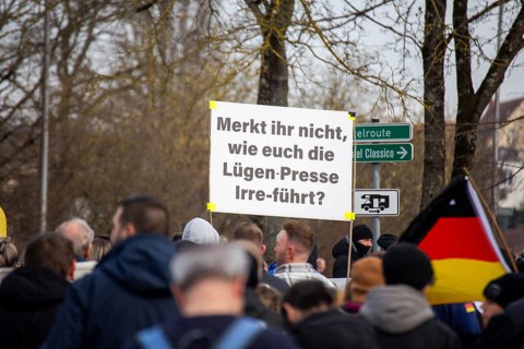 Aschaffenburg: Demo against left-wing agitation and violence***A sign complains about the so-called