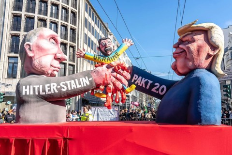 Rose Monday parade in Düsseldorf, themed float by float builder Jacques Tilly, Putin and Trump