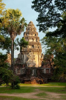 The complex at Phimai dates originally from the reign of Surayavarman II (r. 1113 - 1150), during