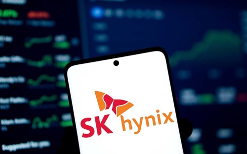 SK hynix logo is displayed on smartphone. SK Hynix Inc is a South Korean semiconductor company.