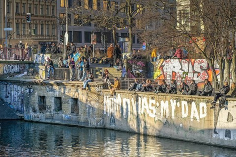 People, Leisure, Winter sun, Paul-Lincke-Ufer, Landwehrkanal, Kreuzberg, Friedrichshain-Kreuzberg,