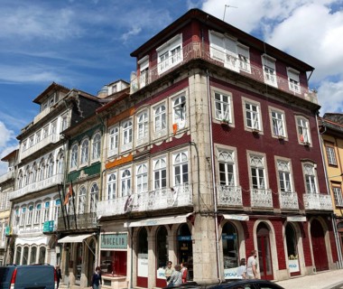 Historic buildings Largo do Toural and Rua de Santa Antonio, city centre Guimaraes, northern
