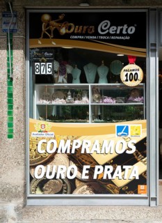 Frontage and shop window buying and selling gold and silver, Guimaraes, Portugal, Europe