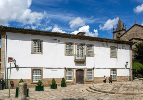 Historic building Hotel Toural, Largo Condessa do Juncal, city centre of Guimaraes, northern