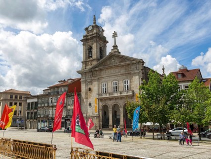 Basilica church of Saint Peter, Largo do Toural, Toural square, city of Guimaraes, northern