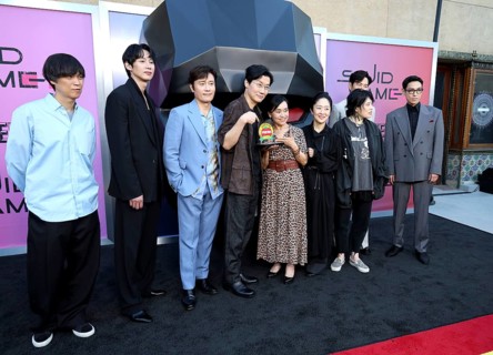 Kim Ji-yong, Park Sung Hoon, Lee Byung-hun, Hwang Dong-hyuk, Kang Ae-shim, Chae Kyoung-sun, Nam