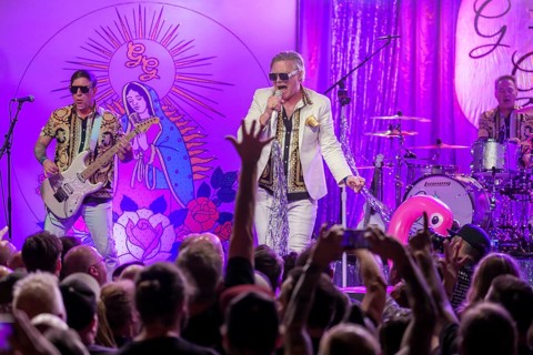 Jake Kiley (guitarist) and Spike Slawson (singer) from Me First and the Gimme Gimmes live at SO36,