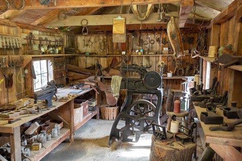 Clinton, Tennessee - The Museum of Appalachia, a collection of pioneer buildings and artifacts