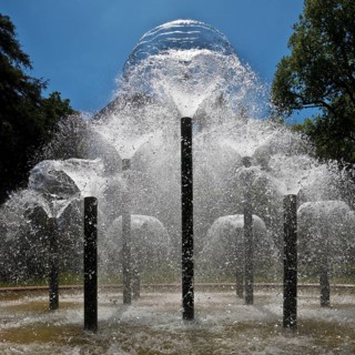 Water bell fountain in the spa gardens, Bad Homburg vor der Höhe, Hesse, Germany, Europe