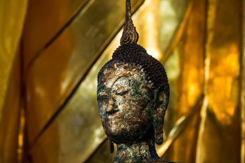 Golden Buddha statue, Wat Pho (Temple of the Reclining Buddha), Bangkok, Thailand, Asia